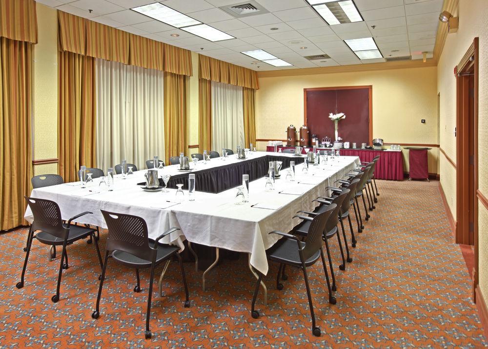 Crowne Plaza Dallas Market Ctr - Love Field, An Ihg Hotel Exterior photo