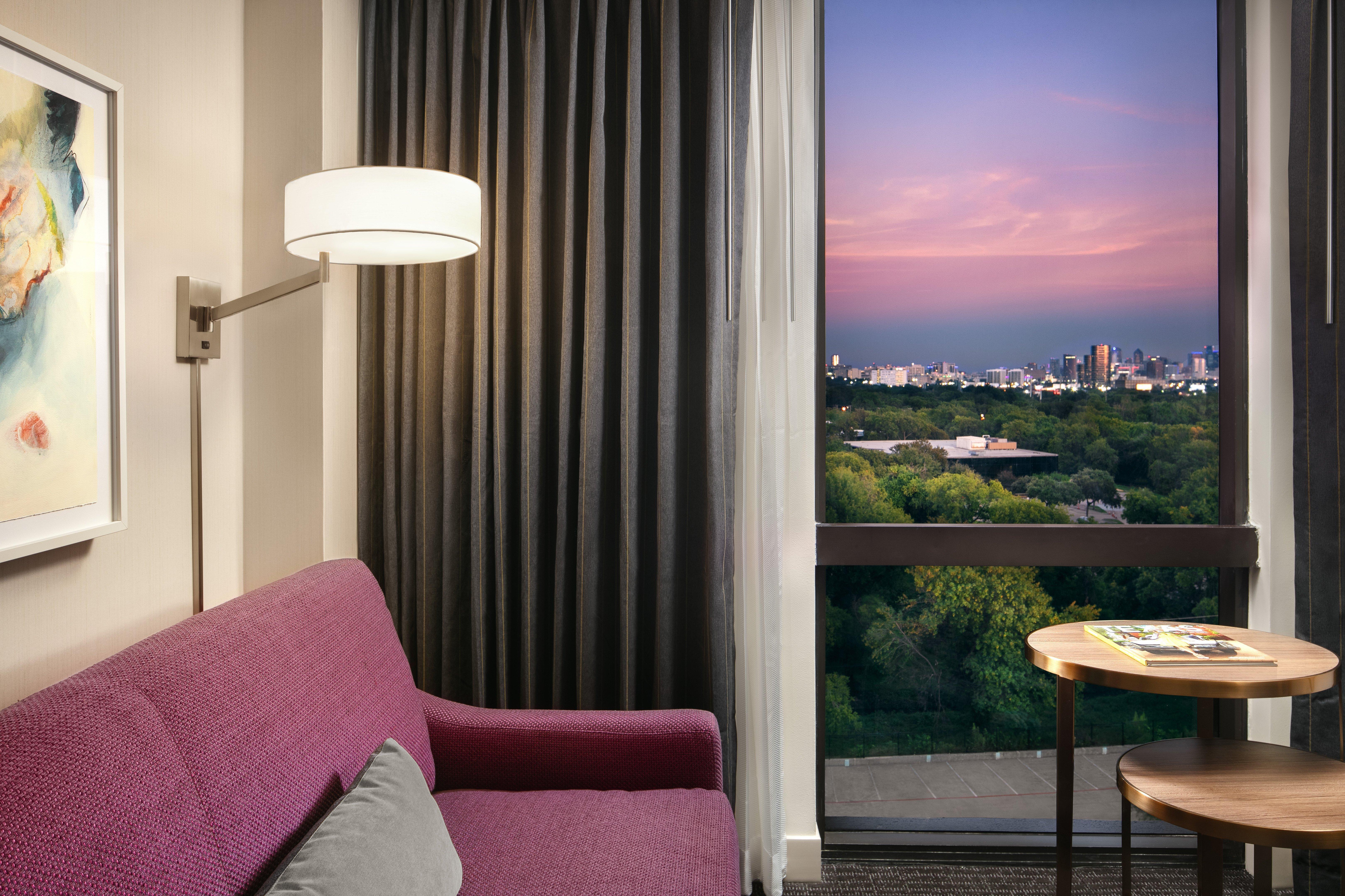 Crowne Plaza Dallas Market Ctr - Love Field, An Ihg Hotel Exterior photo