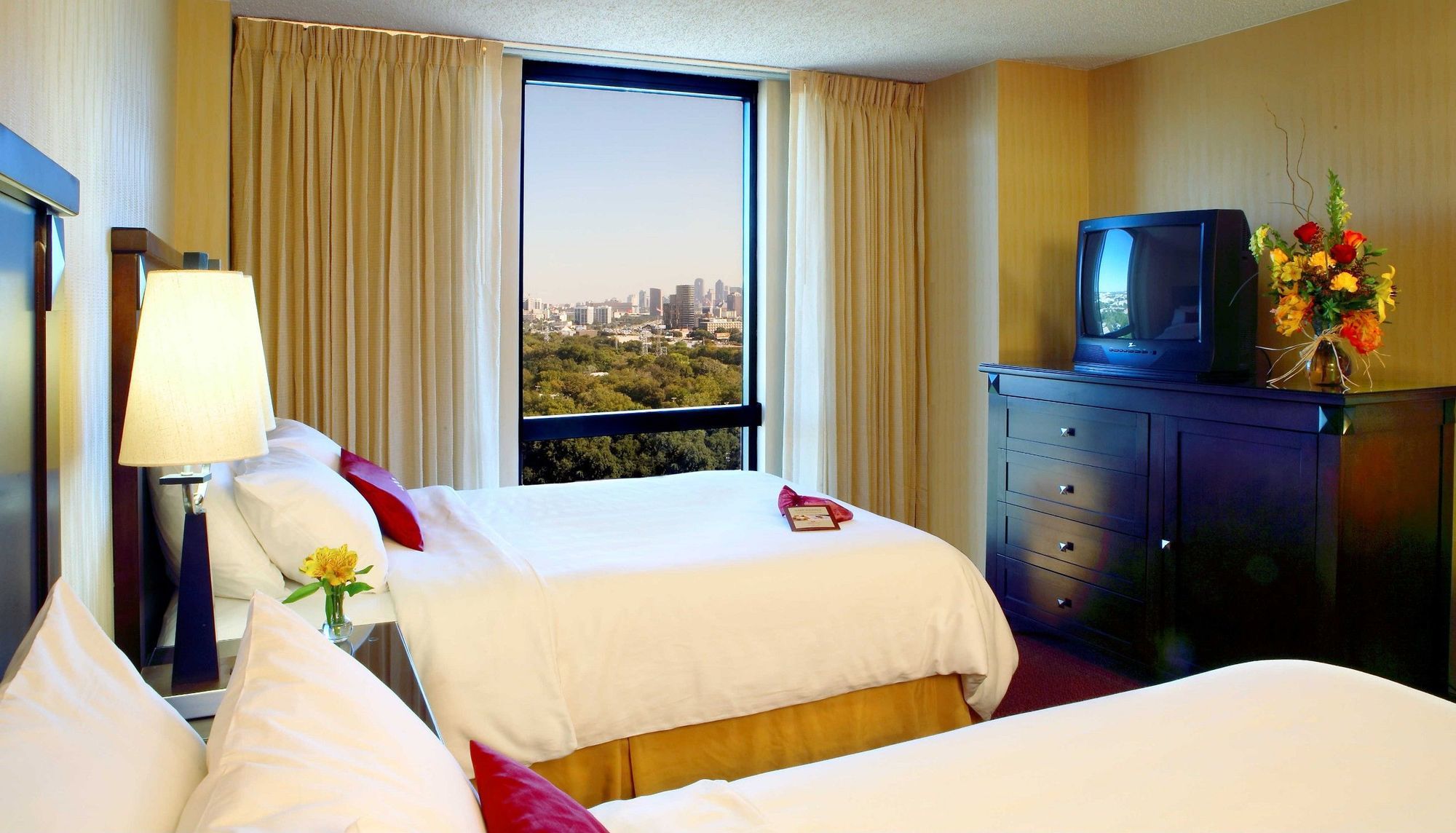Crowne Plaza Dallas Market Ctr - Love Field, An Ihg Hotel Room photo