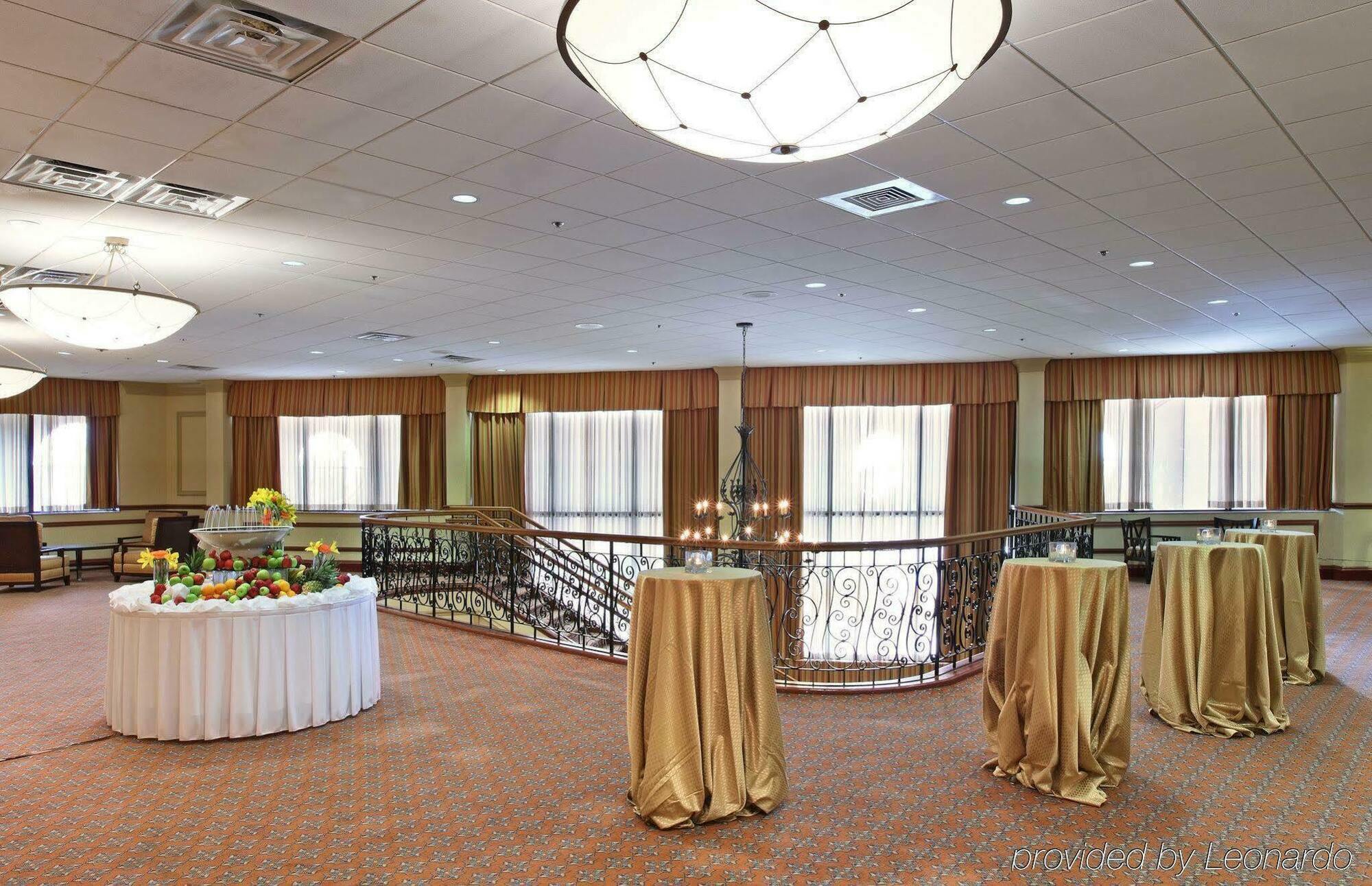 Crowne Plaza Dallas Market Ctr - Love Field, An Ihg Hotel Exterior photo